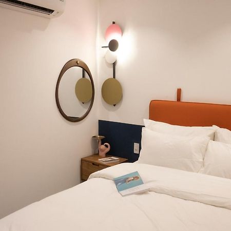 Quang Vinh Apartment And Hotel Хойан Экстерьер фото